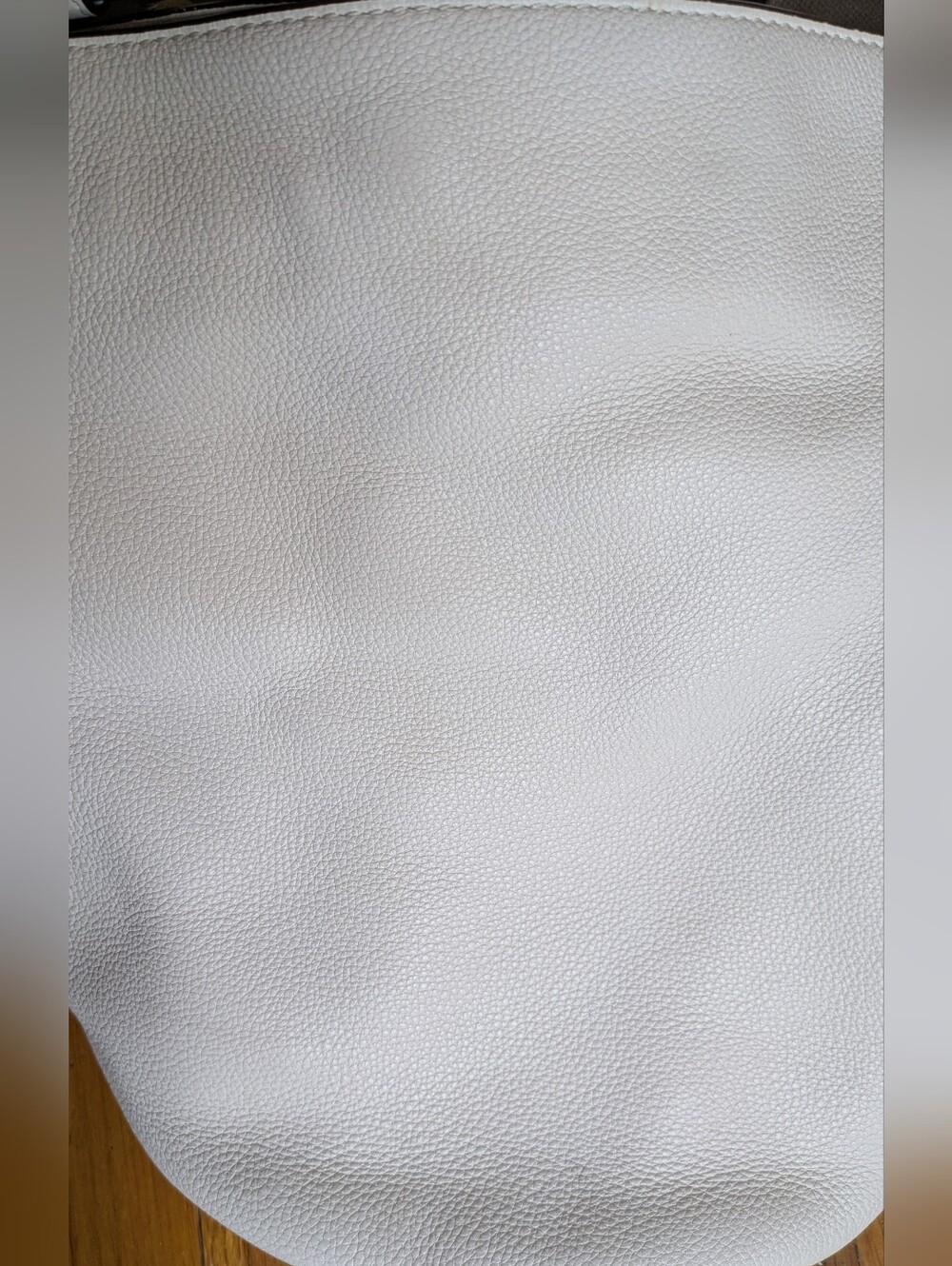 Michael Kors Brooke Ladies Medium Pebbled White/Off White Leather Bucket Bag - Picture 14 of 16